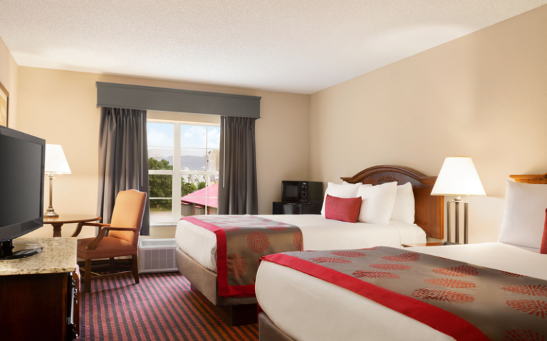 Ramada Pigeon Forge North Pigeon Forge TN   Ramada Pigeon Forge North Standard 2 Queen Guest Room 768x480 