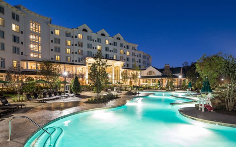 Pigeon Forge Hotels – Great Rates on Hotels & Motels in Pigeon Forge