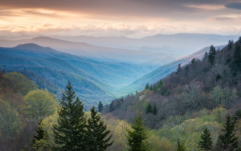 See the Best Views of the Smoky Mountains on this Photo Tour