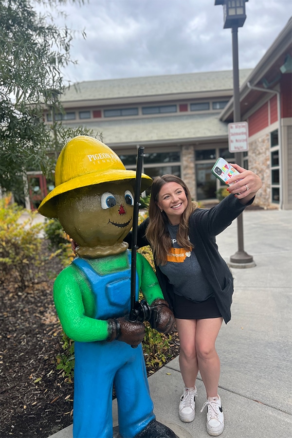 Take selfies during Pigeon Forge’s fall scarecrow scavenger hunt