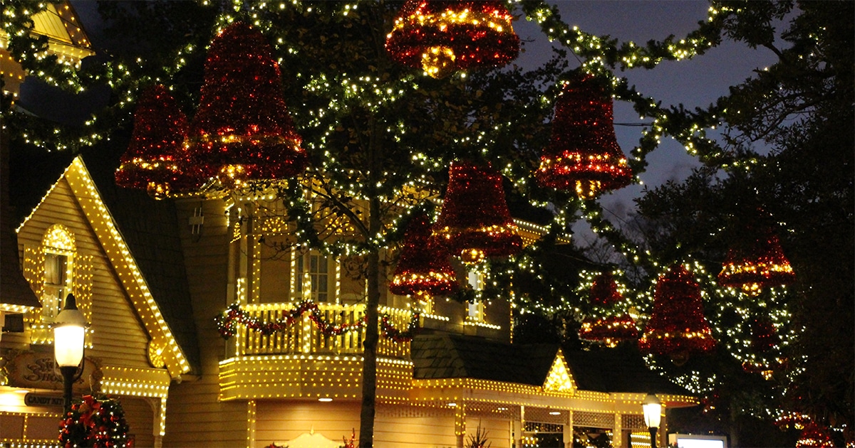 Dollywood's Smoky Mountain Christmas