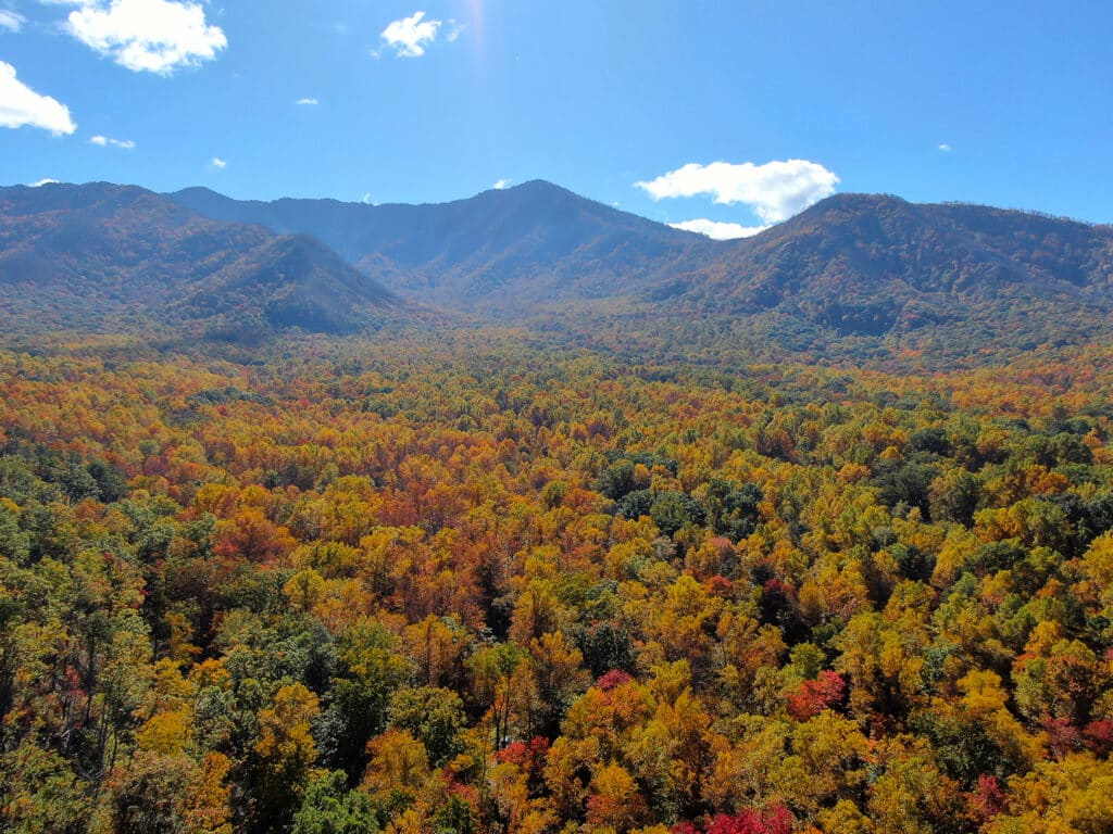 image of pigeon forge mountains