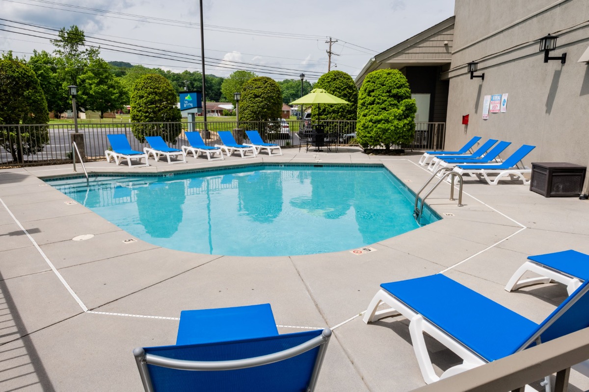 Accommodations By Twin Mountain Inn & Suites - Pigeon ...